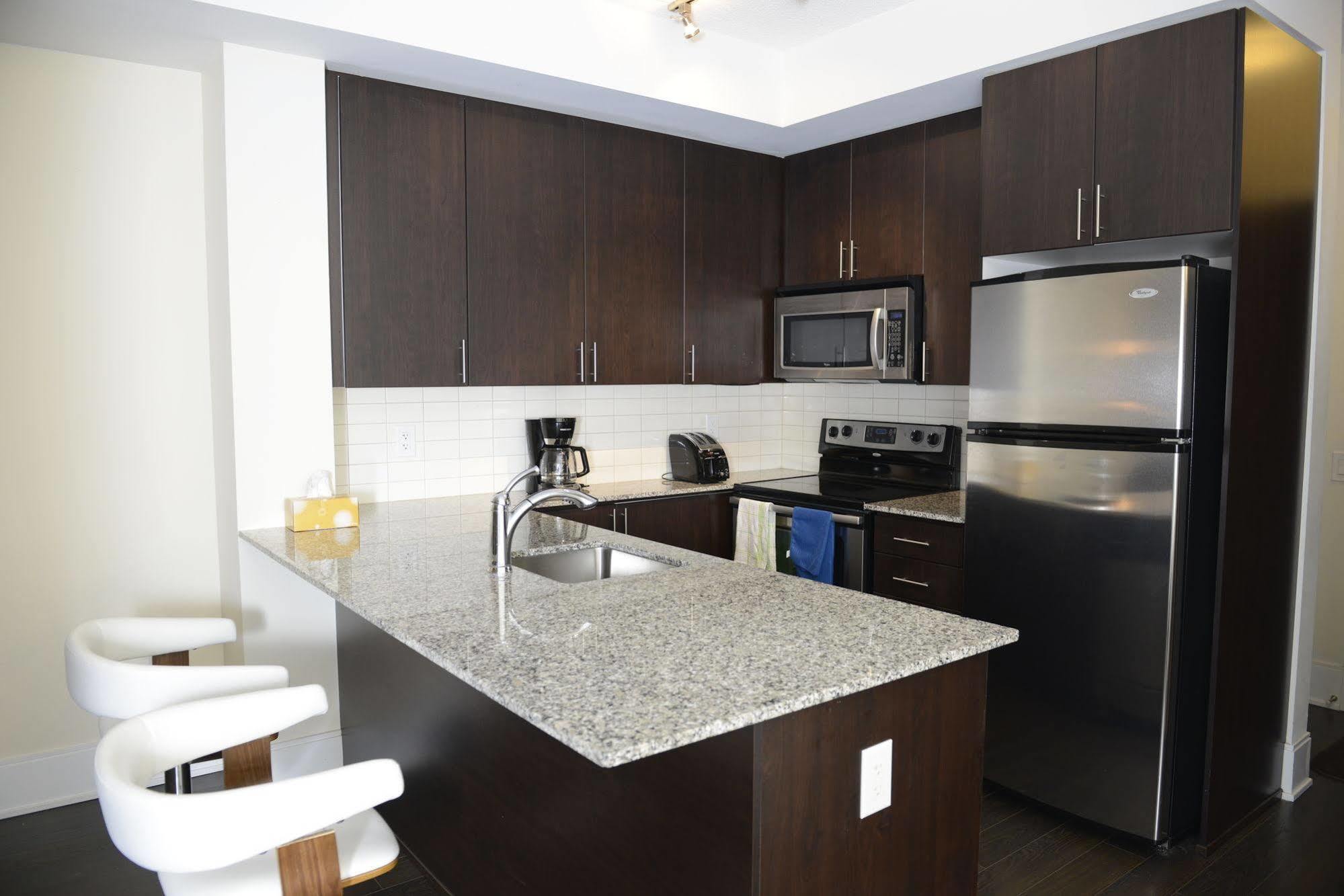 Life Suites Luxury Downtown Condos Τορόντο Εξωτερικό φωτογραφία