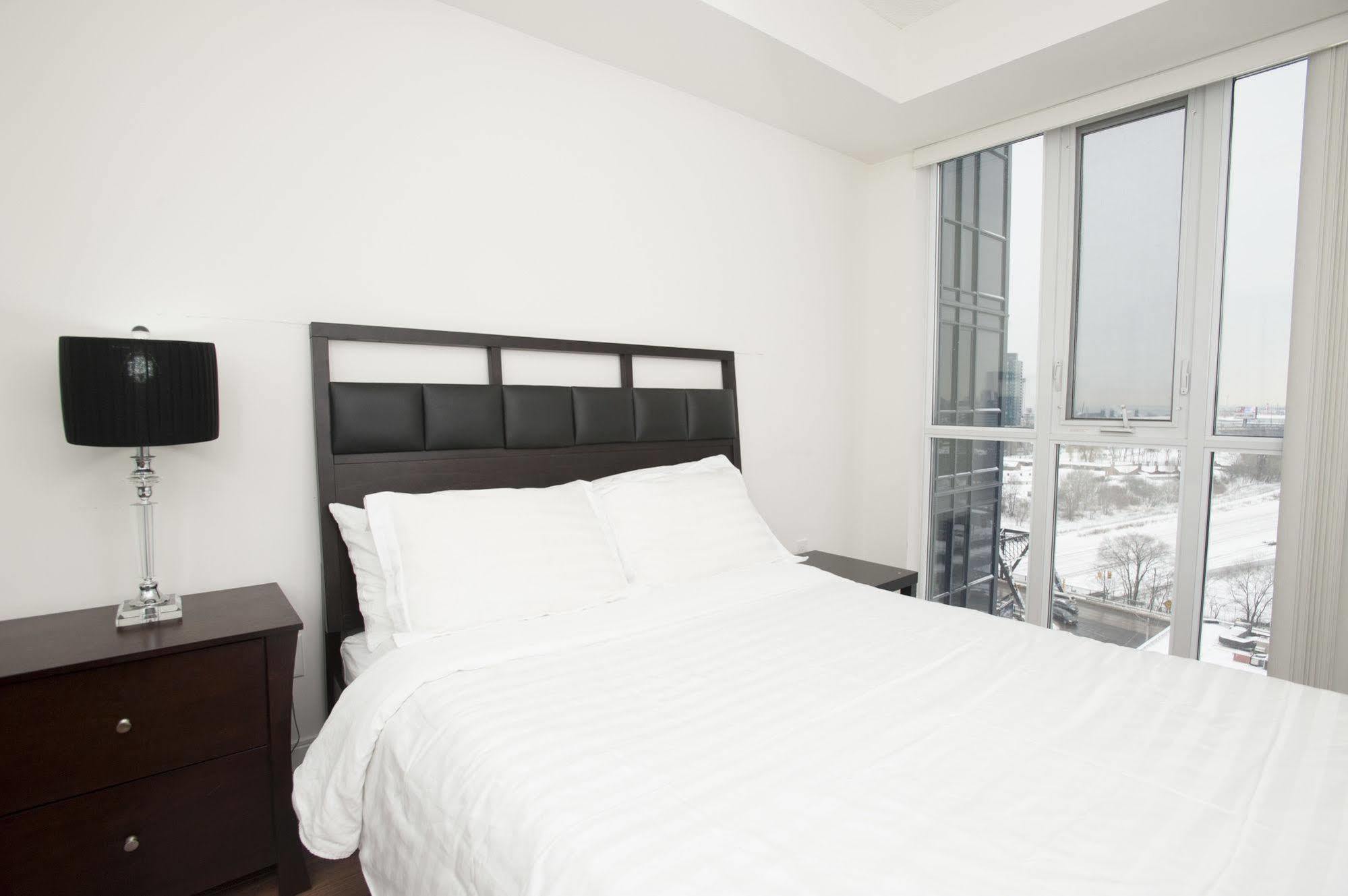 Life Suites Luxury Downtown Condos Τορόντο Εξωτερικό φωτογραφία