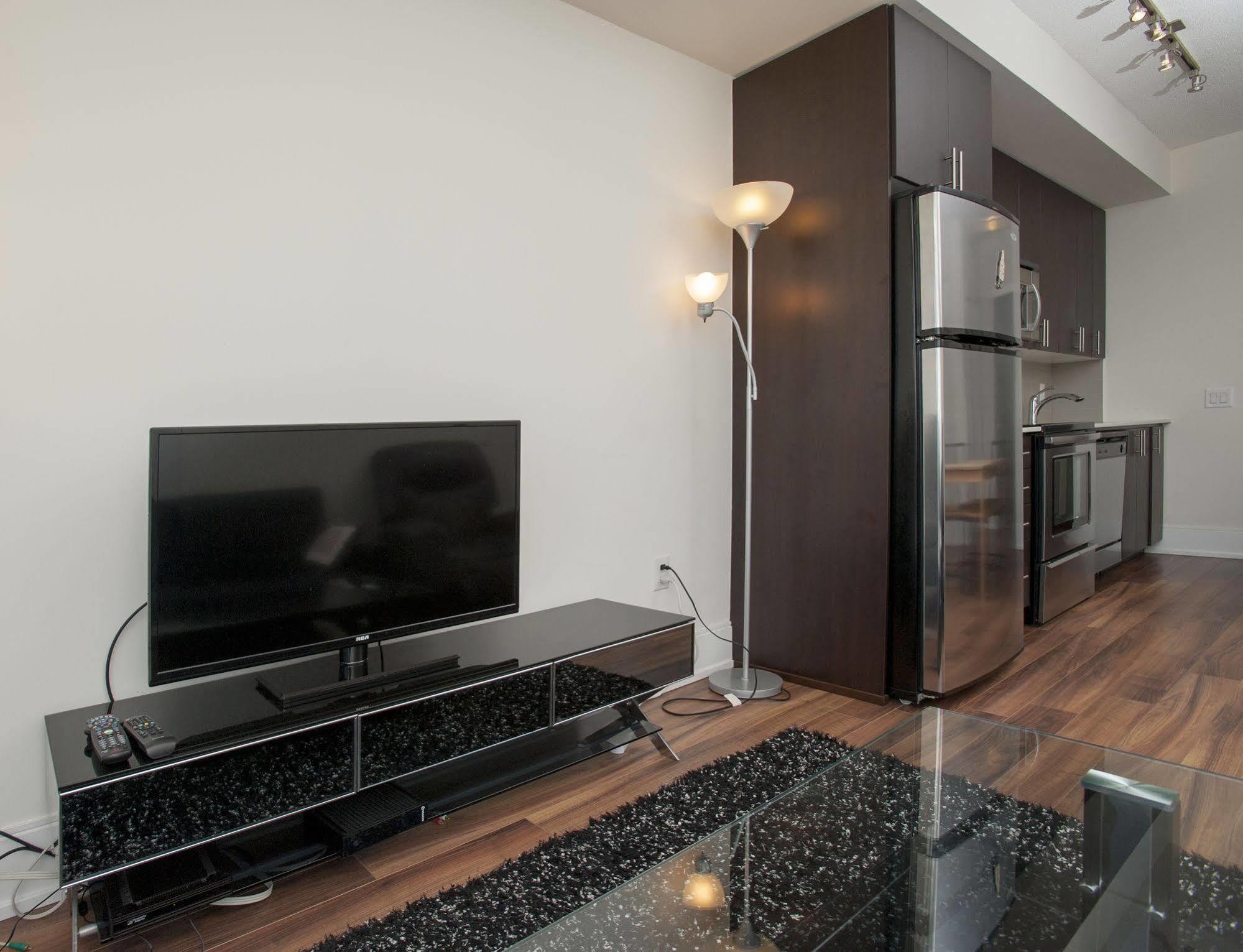 Life Suites Luxury Downtown Condos Τορόντο Εξωτερικό φωτογραφία