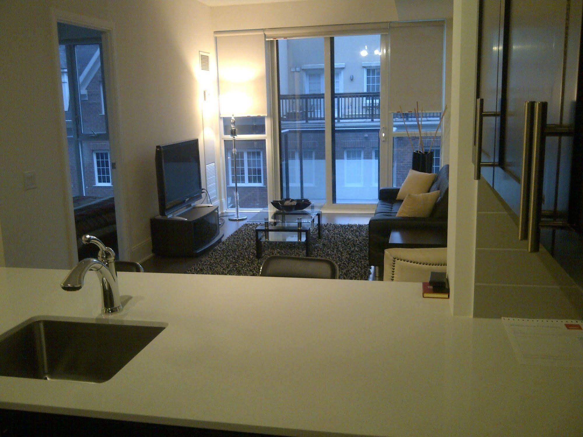 Life Suites Luxury Downtown Condos Τορόντο Εξωτερικό φωτογραφία