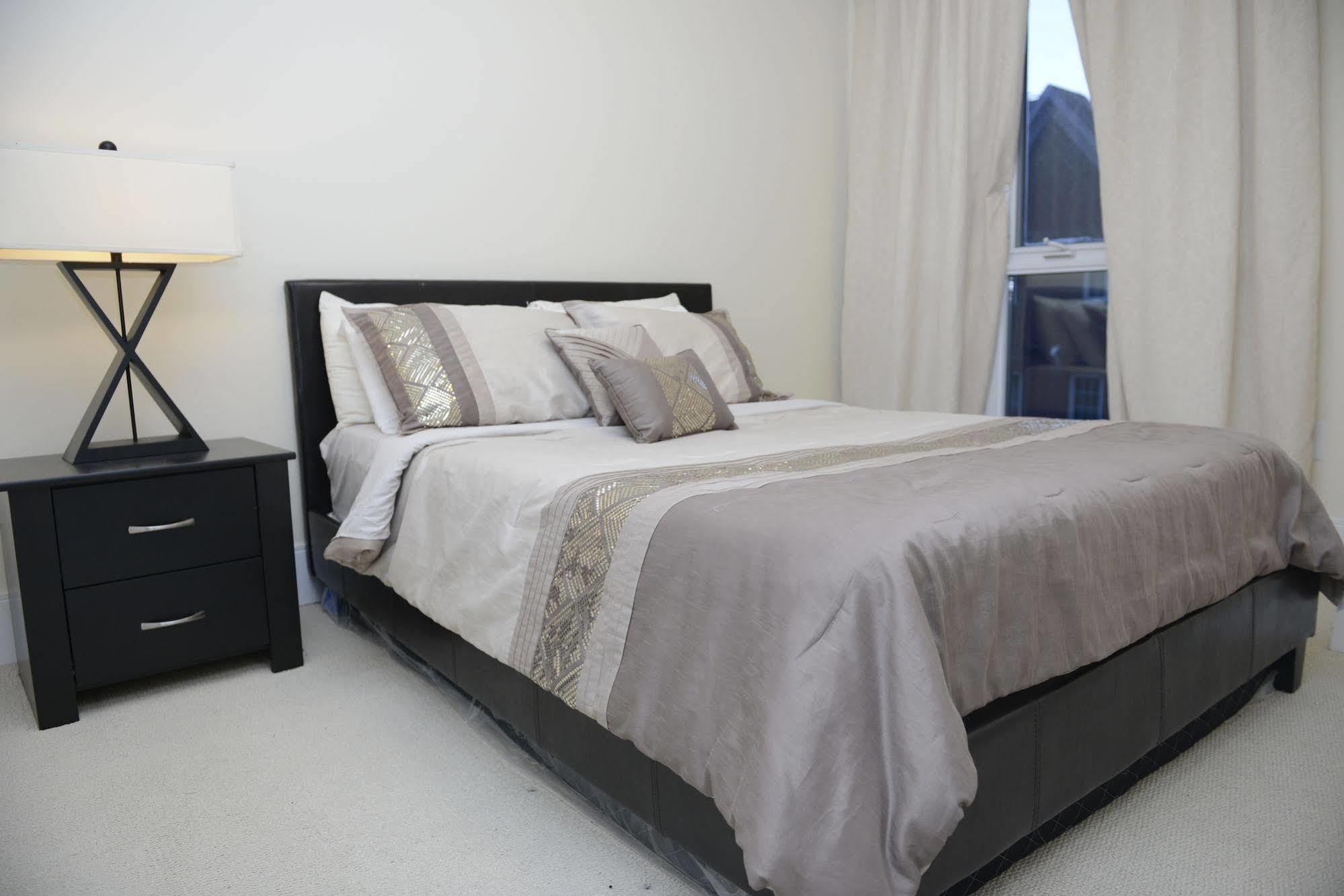 Life Suites Luxury Downtown Condos Τορόντο Εξωτερικό φωτογραφία