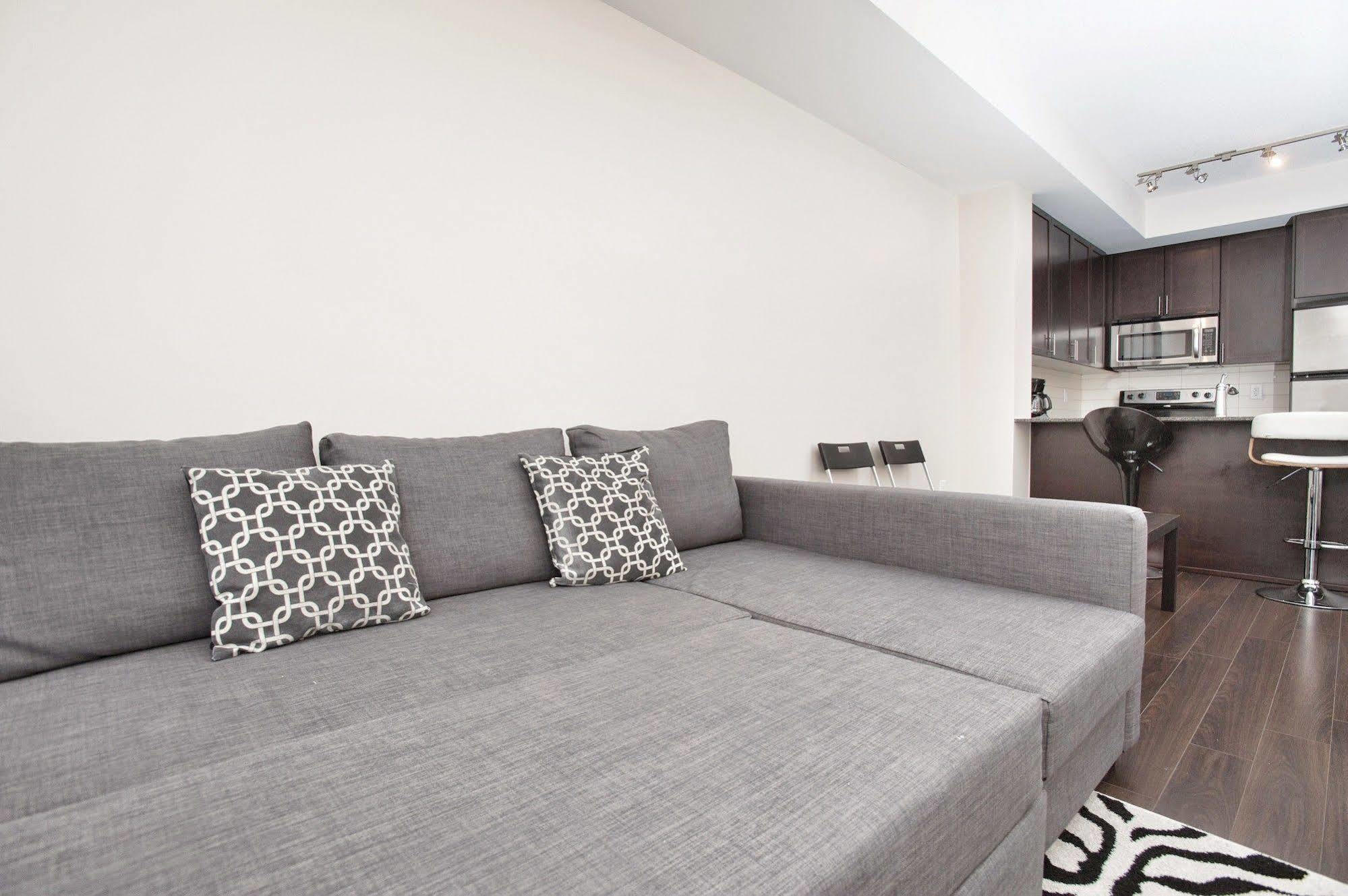 Life Suites Luxury Downtown Condos Τορόντο Εξωτερικό φωτογραφία