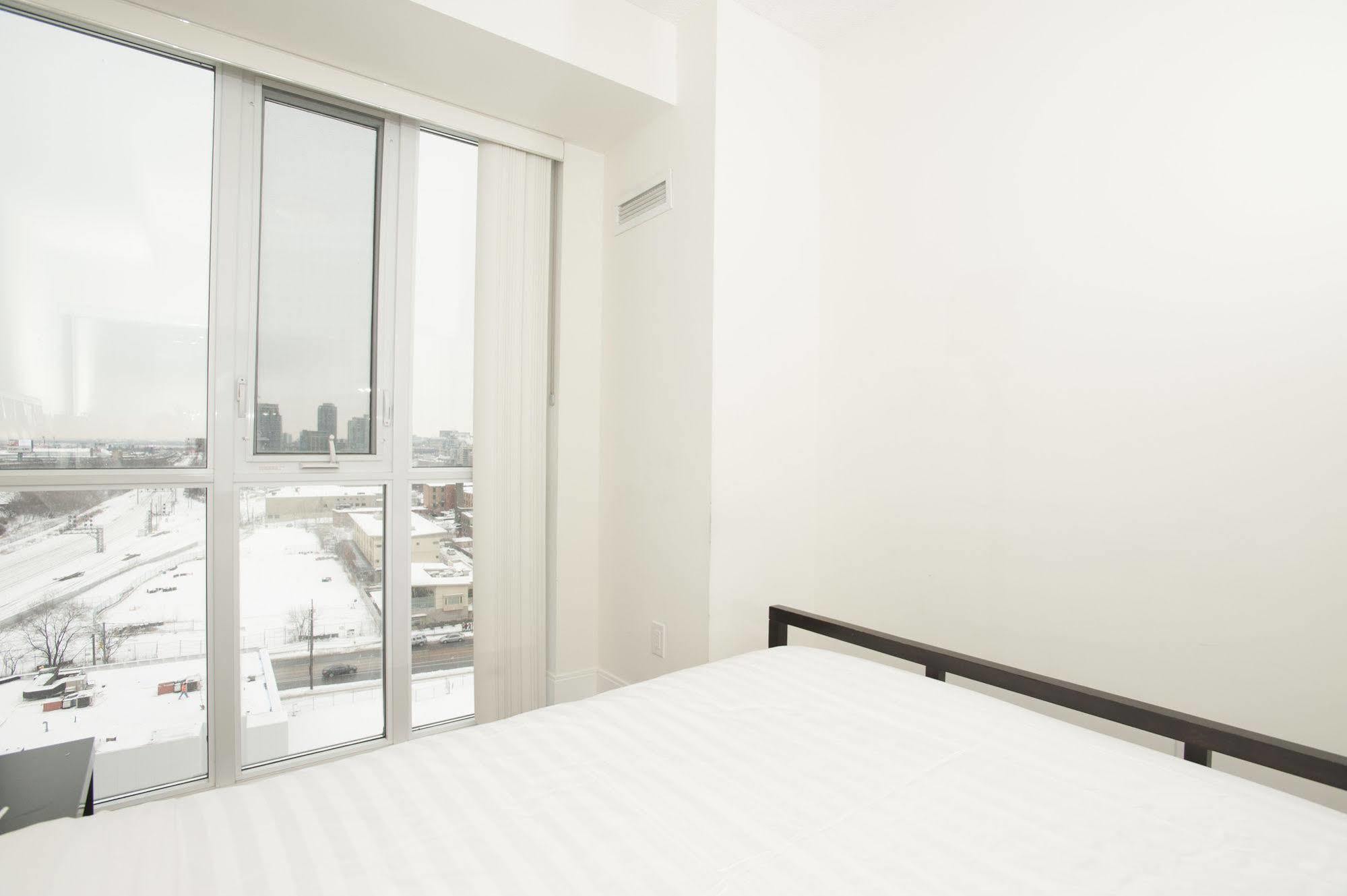 Life Suites Luxury Downtown Condos Τορόντο Εξωτερικό φωτογραφία